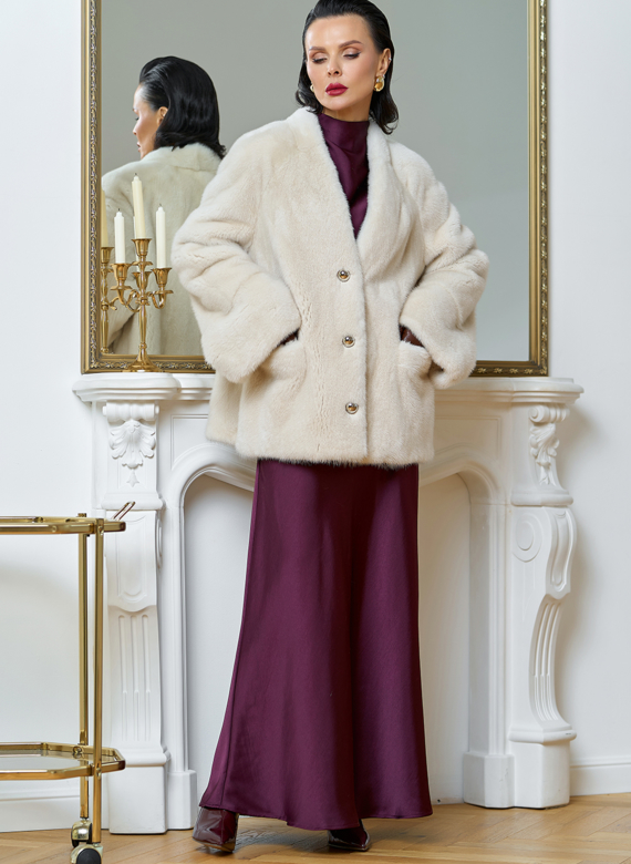 Укороченная шуба из меха норки с акцентными пуговицами Укороченная шуба из меха норки с акцентными пуговицами