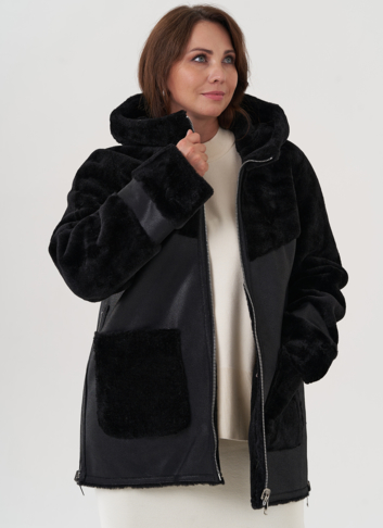 Женская дубленка с капюшоном 