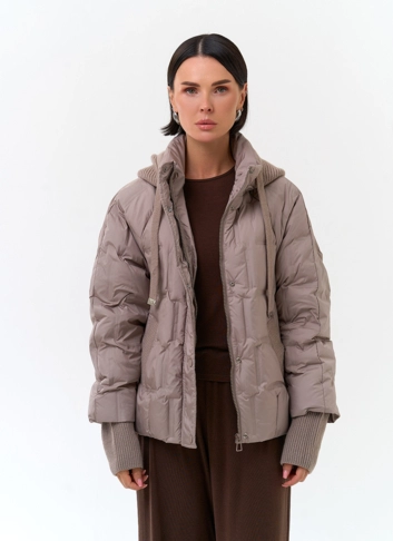 Женская куртка с трикотажным капюшоном
