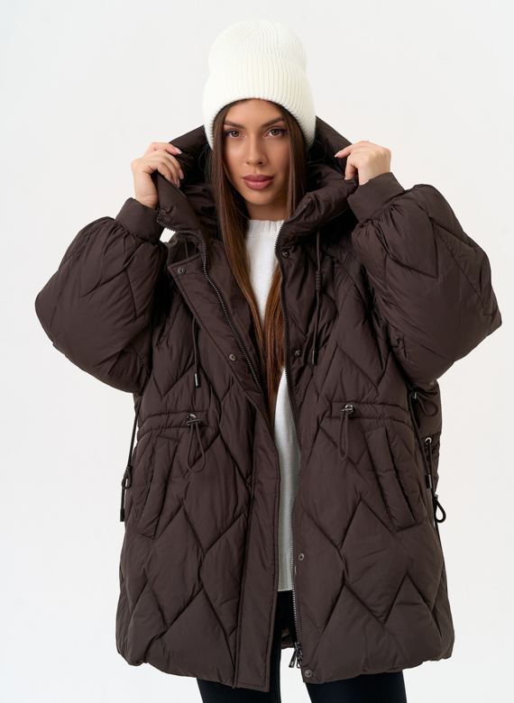 Женский пуховик с капюшоном коричневого цвета