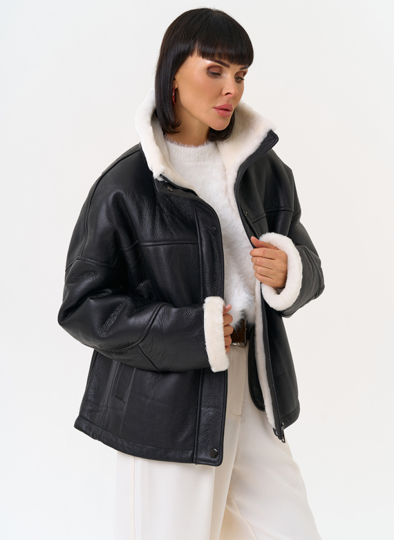 Женская натуральная дубленка черного цвета