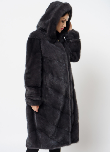 Длинная норковая шуба в сером цвете