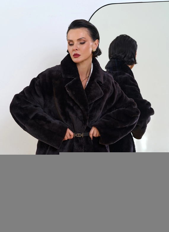 Женская дубленка с английским воротником фото