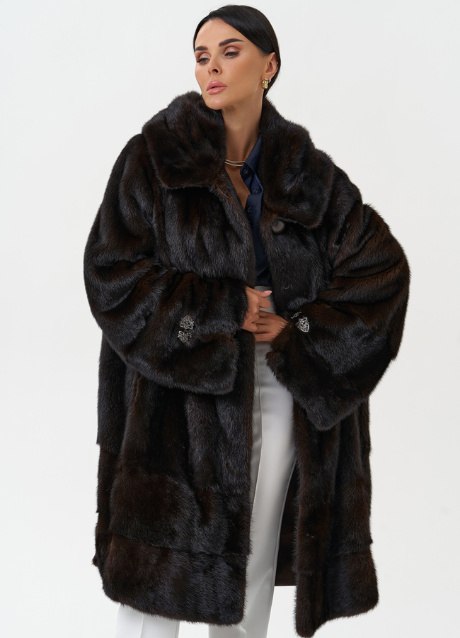 Женская шуба из меха норки с капюшоном  модель № 31042 универмаг малина