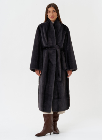 Длинное пальто из эко меха с принтом деграде