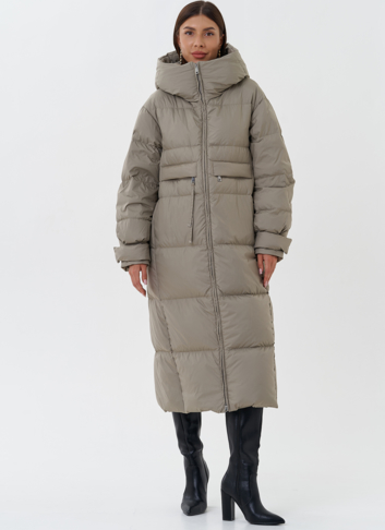 Длинный пуховик с капюшоном