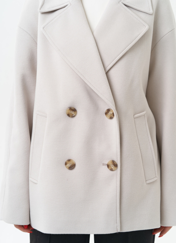 Укороченное двубортное пальто