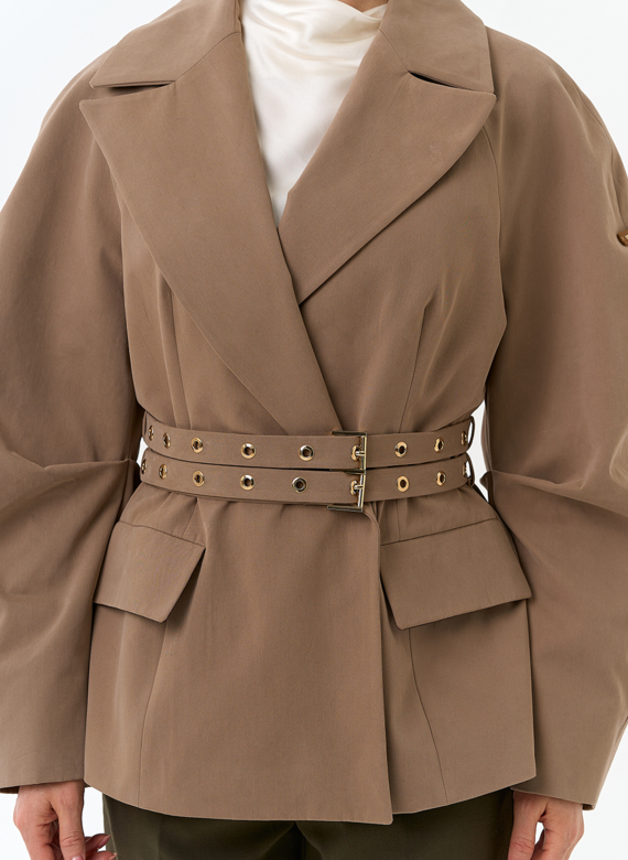 Женская куртка с объемными рукавами