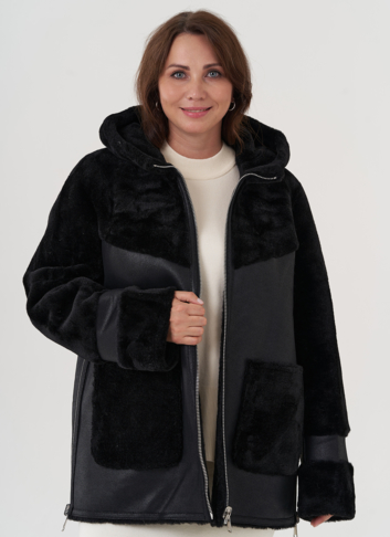 Женская дубленка с капюшоном 