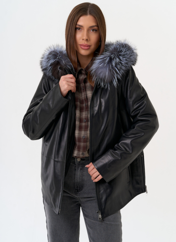 Женская куртка из натуральной кожи с капюшоном из меха чернобурки