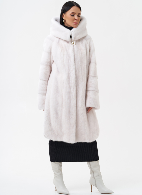Светлая шуба из норки с капюшоном