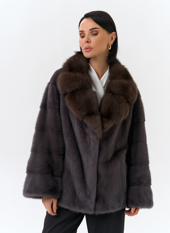 Куртка из меха норки с английским воротником из меха куницы