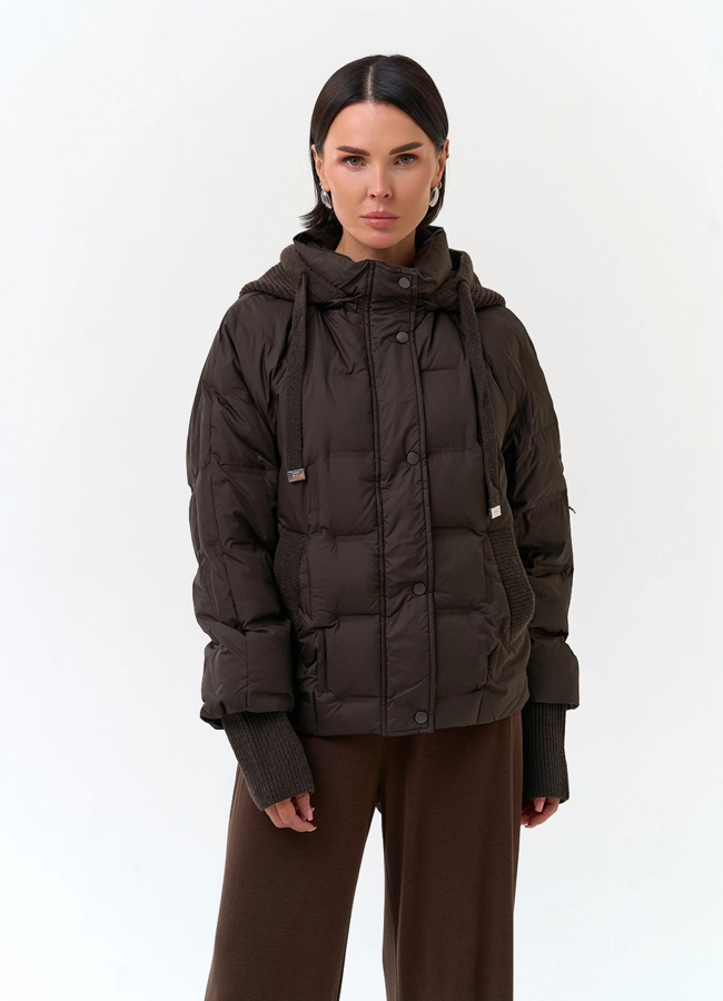 Женская куртка с трикотажным капюшоном модель № 33825 меха малина