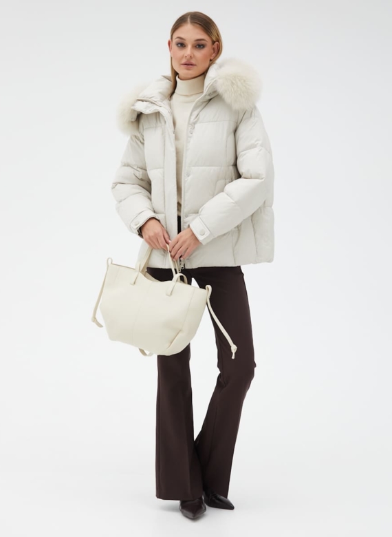 Короткий пуховик с капюшоном из меха песца