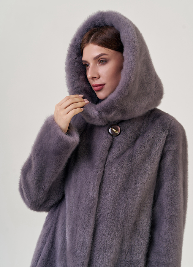 Шуба с капюшоном фиолетового цвета модель № 25819 универмаг малина