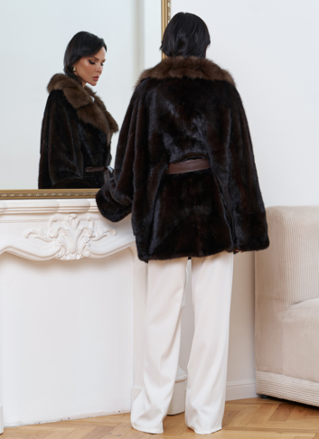 Женская шуба из меха норки с воротником из меха куницы