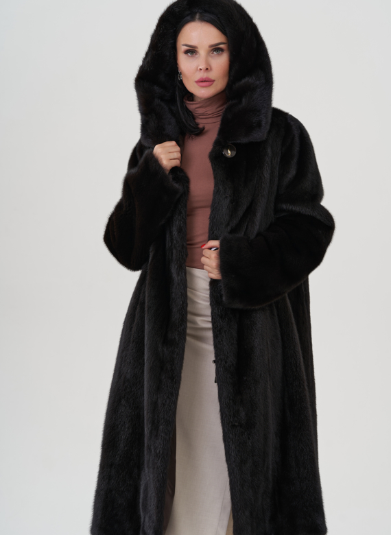 Шуба из норки в цвете махагон