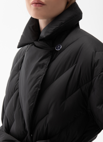 Женский пуховик с английским воротником