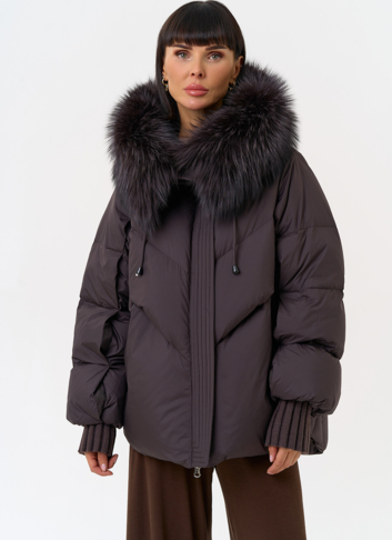 Женский пуховик с капюшоном из меха чернобурки