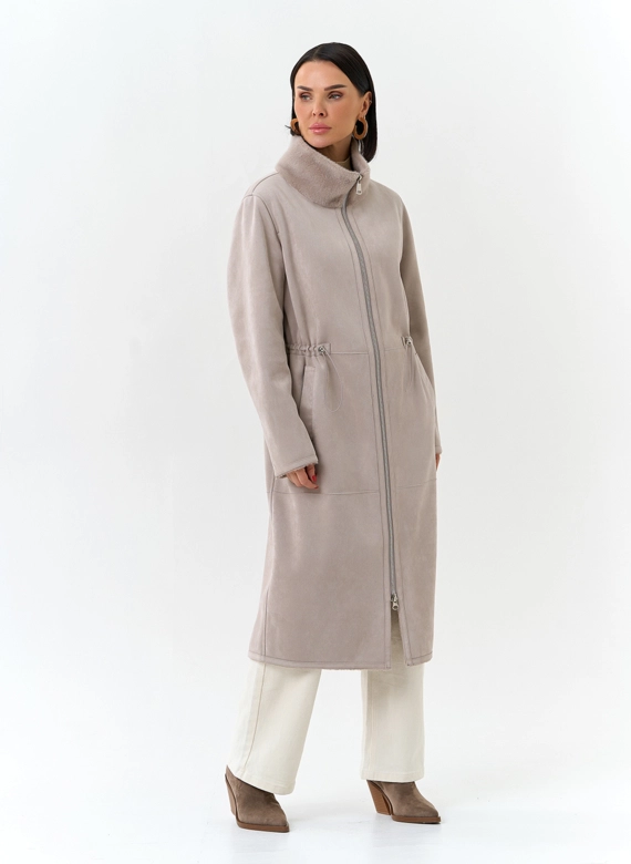 Светлая дубленка из эко замши