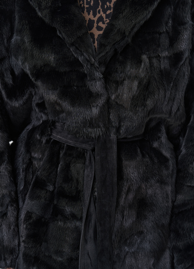 Шуба из меха норки с поясом модель № 28585 в рассрочку