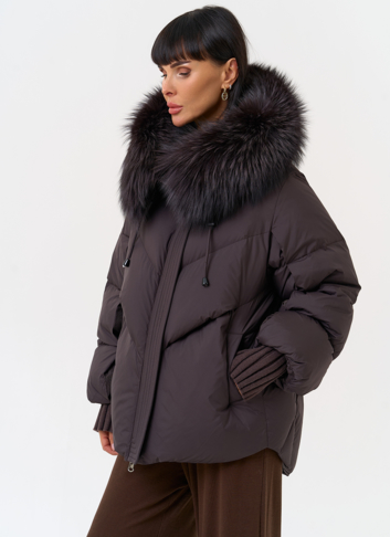 Женский пуховик с капюшоном из меха чернобурки
