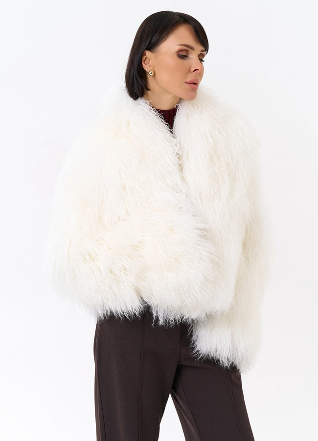 Белая шуба из ламы модель № 31038 универмаг малина