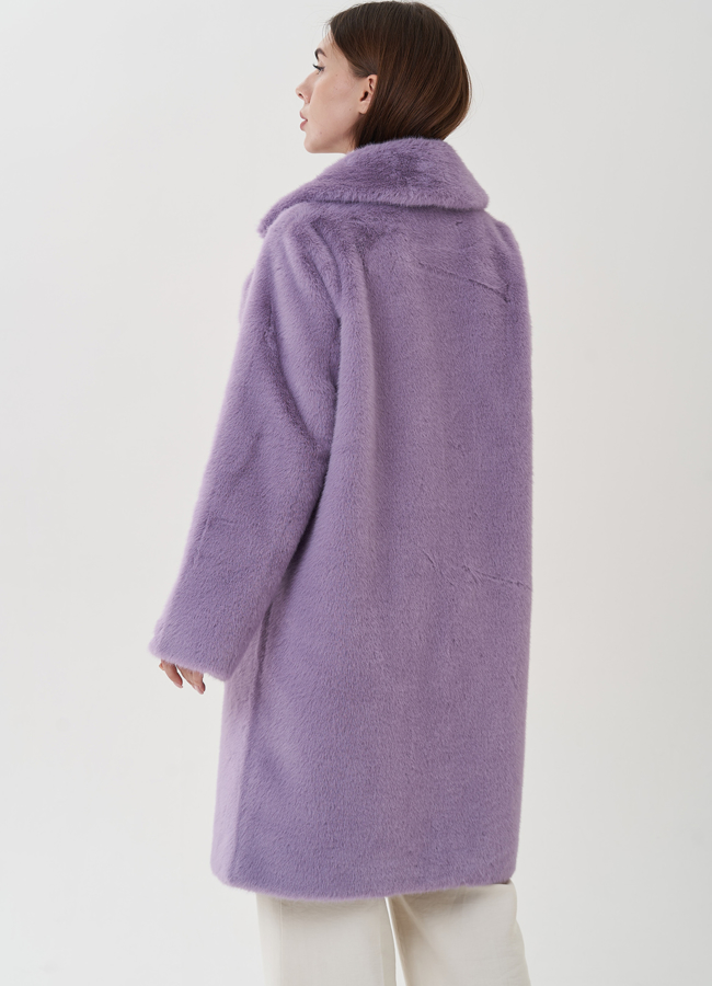 фото Женского пальто из эко меха на пуговицах модель № 25741