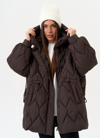 Женский пуховик с капюшоном коричневого цвета