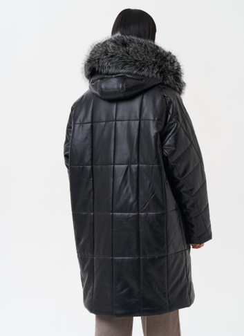 Пуховик из эко кожи с капюшоном из эко меха 