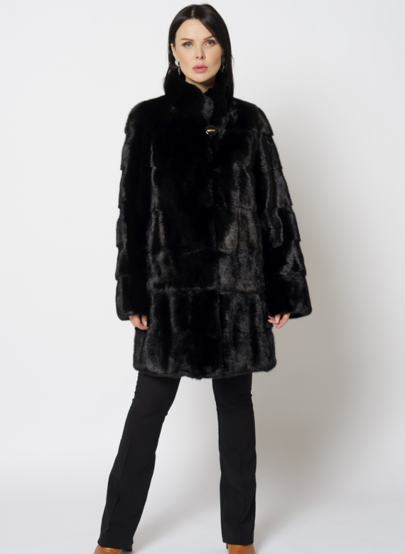 Норковая шуба с воротником стойка черного цвета 