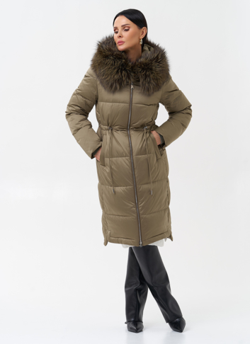 Женский пуховик с отделкой из меха чернобурки