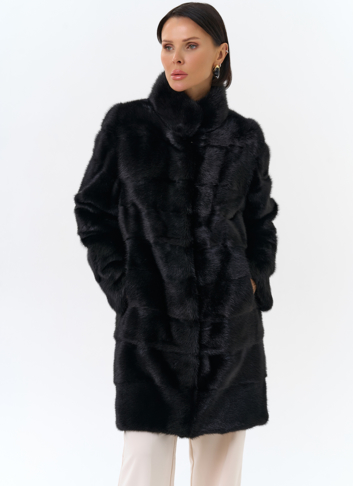 Норковая шуба с воротником стойка черного цвета 