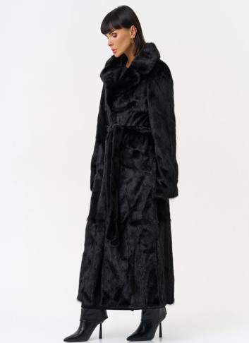 Длинная шуба из меха норки в черном цвете