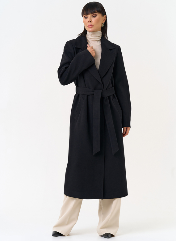 Женское пальто черного цвета с поясом