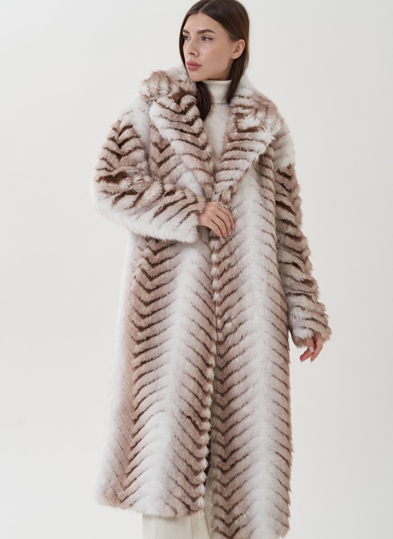Женское пальто из эко меха